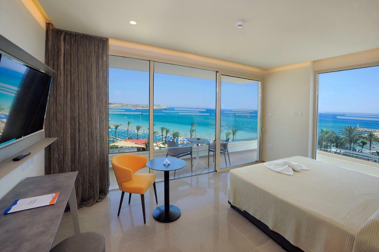 Luxe Suite met Uitzicht op Zee en Bubbelbad